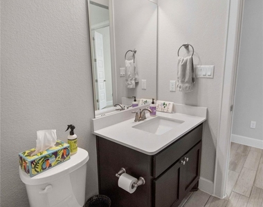 231 Village Oak Dr - Photo Thumbnail 18
