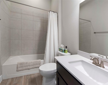 231 Village Oak Dr - Photo Thumbnail 27