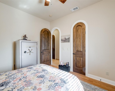 404 Bendito Way - Photo Thumbnail 4