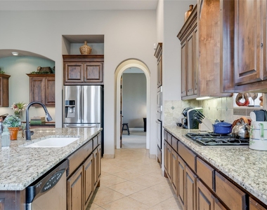 404 Bendito Way - Photo Thumbnail 19