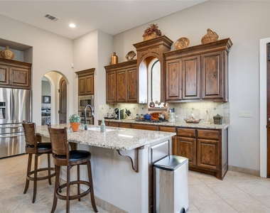 404 Bendito Way - Photo Thumbnail 17
