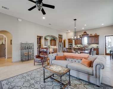 404 Bendito Way - Photo Thumbnail 14