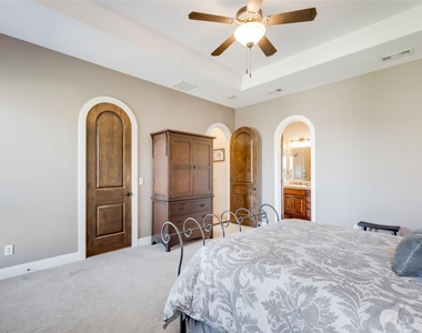 404 Bendito Way - Photo Thumbnail 9