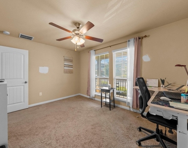 18329 Cumberland Gap St - Photo Thumbnail 14