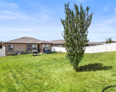 18329 Cumberland Gap St - Photo Thumbnail 23