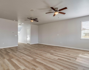 424 Wapiti Rd - Photo Thumbnail 9