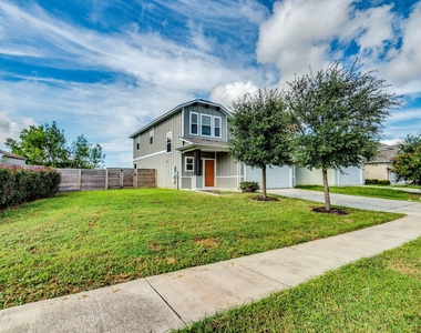 424 Wapiti Rd - Photo Thumbnail 3