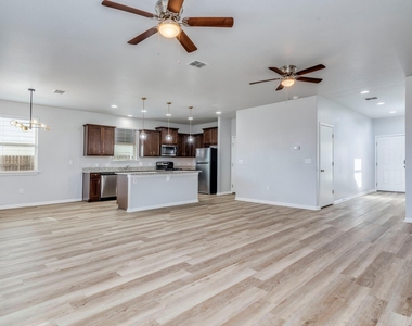 424 Wapiti Rd - Photo Thumbnail 8