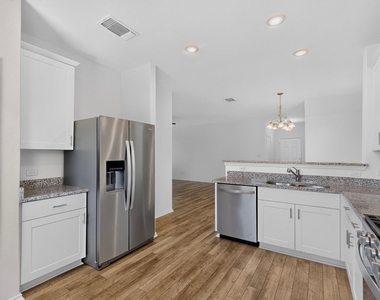 225 English Oak St - Photo Thumbnail 6
