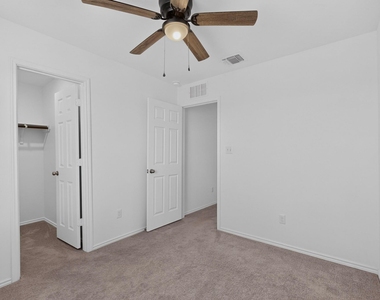 225 English Oak St - Photo Thumbnail 15