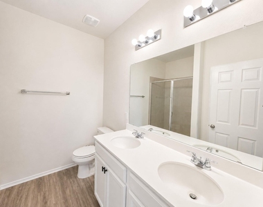 220 Pepperbark Loop - Photo Thumbnail 17