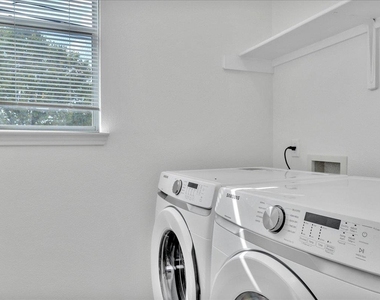 1402 Grafton Ln - Photo Thumbnail 16