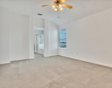 1402 Grafton Ln - Photo Thumbnail 11