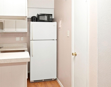 400 W 34th St - Photo Thumbnail 9
