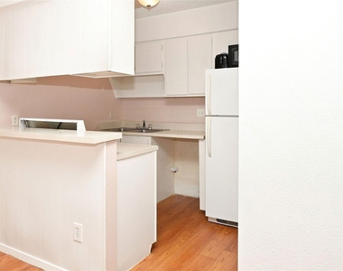 400 W 34th St - Photo Thumbnail 8