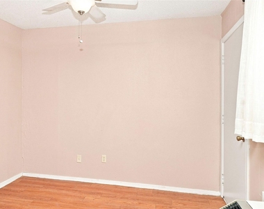 400 W 34th St - Photo Thumbnail 1