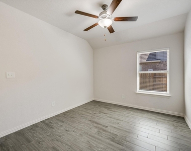 3316 Amerigo Pl - Photo Thumbnail 9