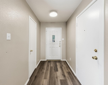3112 Crownover St - Photo Thumbnail 3