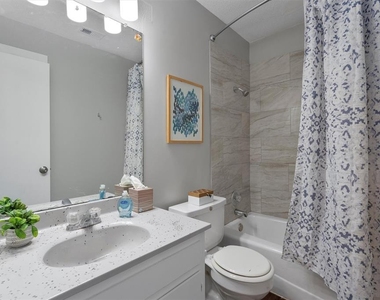 1703 Rawhide Loop - Photo Thumbnail 10