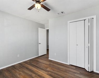 1703 Rawhide Loop - Photo Thumbnail 9