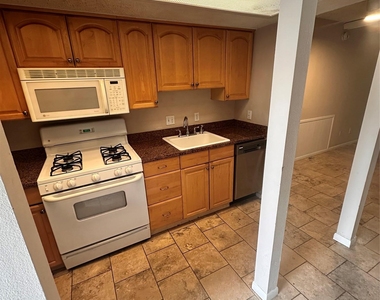 1725 Toomey Rd - Photo Thumbnail 2