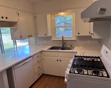 1901 Vallejo St - Photo Thumbnail 5