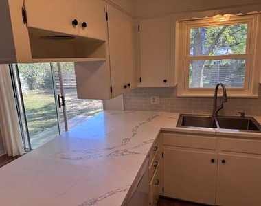 1901 Vallejo St - Photo Thumbnail 6