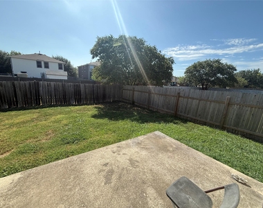 241 Carriage Way - Photo Thumbnail 14