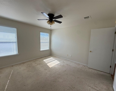 241 Carriage Way - Photo Thumbnail 10