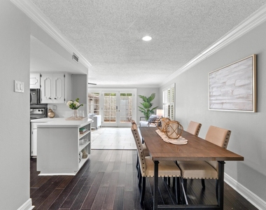 6109 Bullard Dr - Photo Thumbnail 17