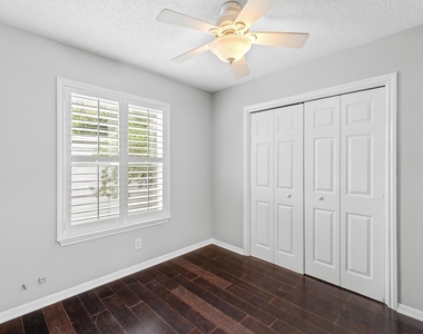 6109 Bullard Dr - Photo Thumbnail 26