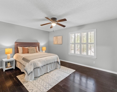 6109 Bullard Dr - Photo Thumbnail 22