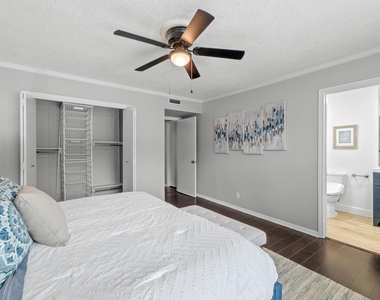 6109 Bullard Dr - Photo Thumbnail 19