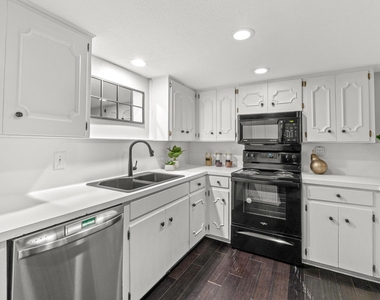 6109 Bullard Dr - Photo Thumbnail 16
