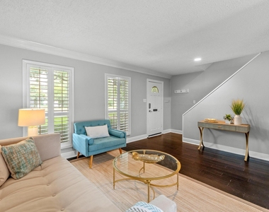6109 Bullard Dr - Photo Thumbnail 4