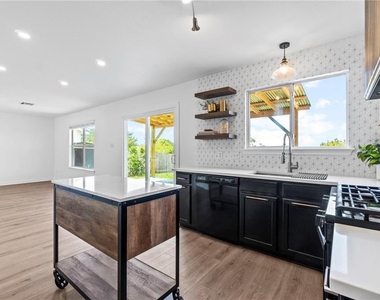 329 Prairie Verbena Dr - Photo Thumbnail 11