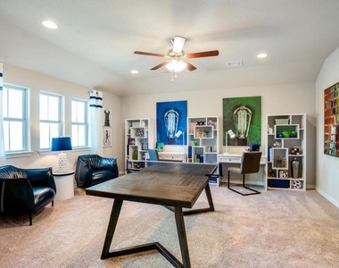 813 Palamos Dr - Photo Thumbnail 15