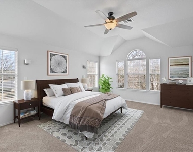 813 Palamos Dr - Photo Thumbnail 9