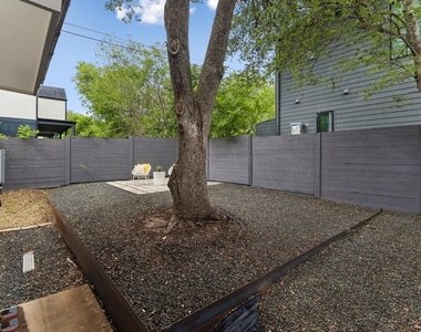 806 Philco Dr - Photo Thumbnail 4