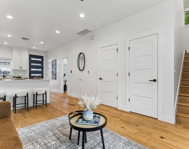 806 Philco Dr - Photo Thumbnail 15