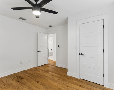 806 Philco Dr - Photo Thumbnail 25