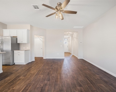 117 Cranbrook Ln - Photo Thumbnail 11