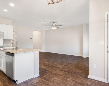 117 Cranbrook Ln - Photo Thumbnail 14