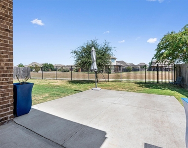 404 Miracle Rose Way - Photo Thumbnail 36