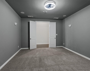 404 Miracle Rose Way - Photo Thumbnail 4