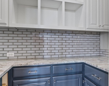 404 Miracle Rose Way - Photo Thumbnail 7