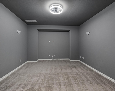 404 Miracle Rose Way - Photo Thumbnail 3