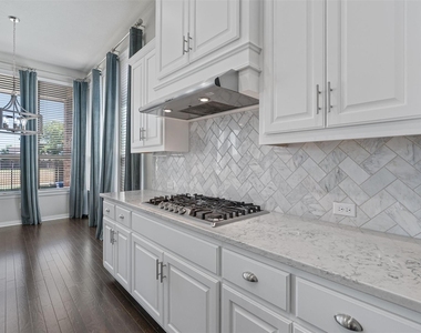 404 Miracle Rose Way - Photo Thumbnail 17