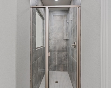 404 Miracle Rose Way - Photo Thumbnail 25