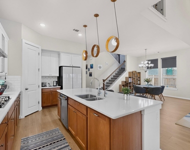 4010 Flowstone Ln - Photo Thumbnail 6
